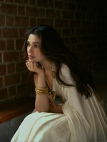 Heroine Krithi Shetty Pics